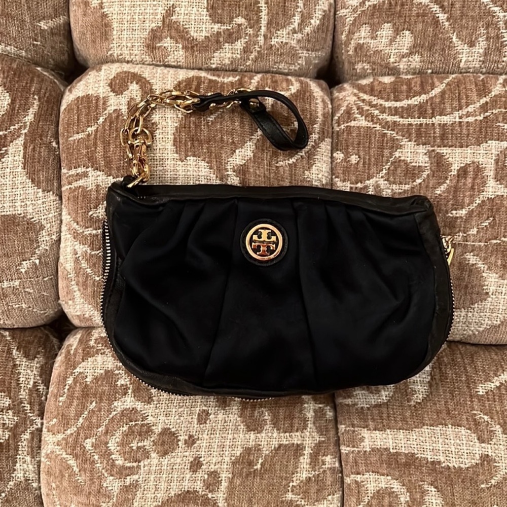 tory burch black satin chain wristlet - Picture 1 of 2